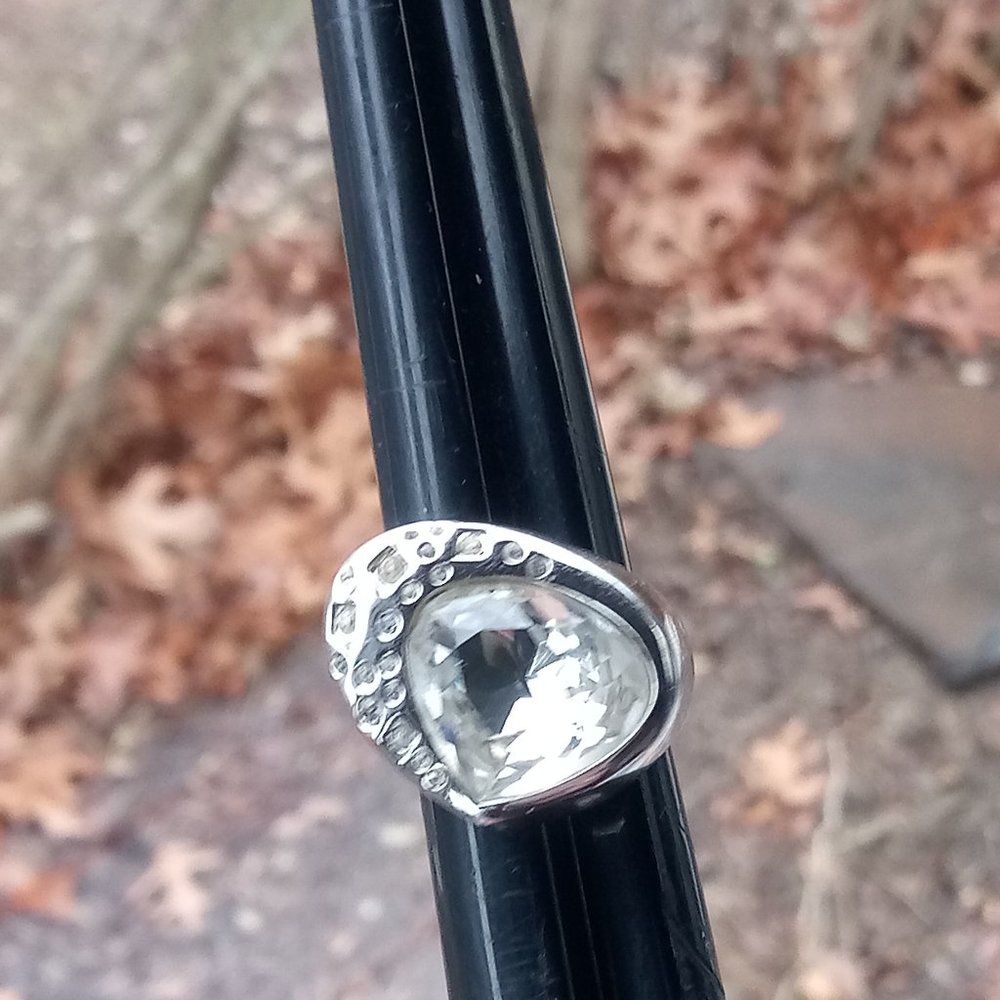 SWAROVSKI SIGNED SWAN CRYSTAL STATEMENT LARGE CHUNKY  RING